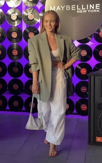 Olga Kalicka feet photo thumbnail