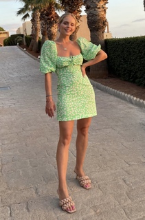 Olga Kalicka feet photo thumbnail