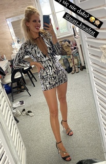 Olga Kalicka feet photo thumbnail