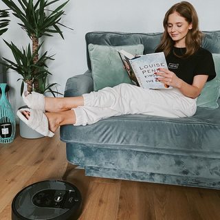 Olga Kalicka feet photo thumbnail