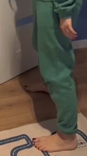 Olga Kalicka feet photo thumbnail