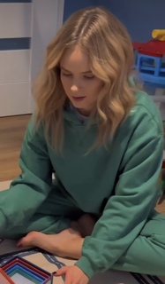 Olga Kalicka feet photo thumbnail