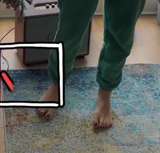 Olga Kalicka feet photo thumbnail