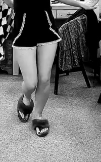 Olga Kalicka feet photo thumbnail