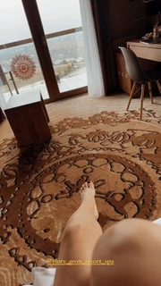 Olga Kalicka feet photo thumbnail