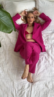 Olga Kalicka feet photo thumbnail