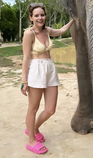 Olga Kalicka feet photo thumbnail