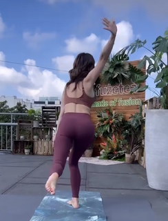 Olga Kalicka feet photo thumbnail