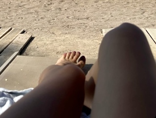 Olga Kalicka feet photo thumbnail