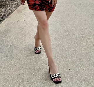 Olga Kalicka feet photo thumbnail