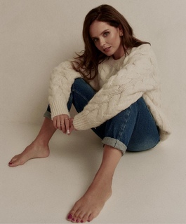 Olga Kalicka feet photo thumbnail