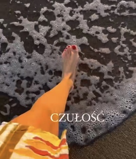 Olga Kalicka feet photo thumbnail