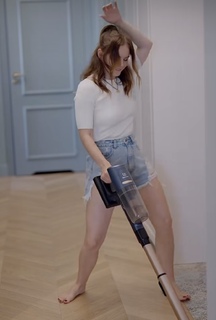 Olga Kalicka feet photo thumbnail