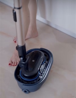 Olga Kalicka feet photo thumbnail