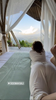 Olga Kalicka feet photo thumbnail