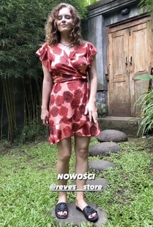 Olga Kalicka feet photo thumbnail