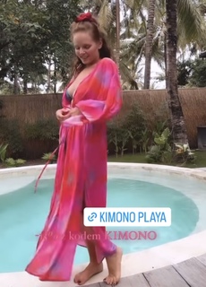 Olga Kalicka feet photo thumbnail