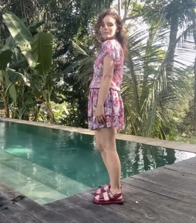 Olga Kalicka feet photo thumbnail