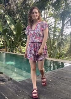 Olga Kalicka feet photo thumbnail