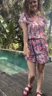 Olga Kalicka feet photo thumbnail