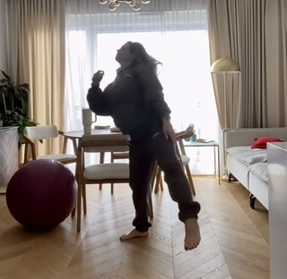 Olga Kalicka feet photo thumbnail