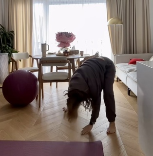 Olga Kalicka feet photo thumbnail