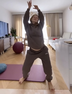 Olga Kalicka feet photo thumbnail