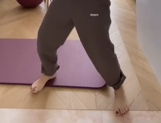 Olga Kalicka feet photo thumbnail