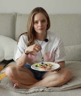 Olga Kalicka feet photo thumbnail