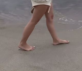 Olga Kalicka feet photo thumbnail