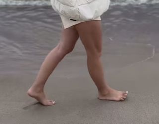 Olga Kalicka feet photo thumbnail