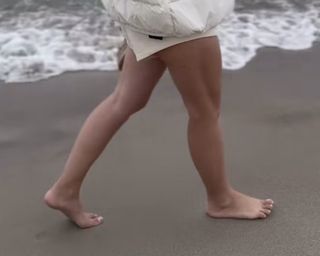 Olga Kalicka feet photo thumbnail