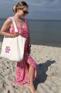 Olga Kalicka feet photo thumbnail