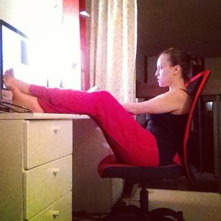 Olga Kay feet photo thumbnail