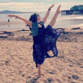 Olga Kay feet photo thumbnail