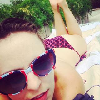 Olga Kay feet photo thumbnail