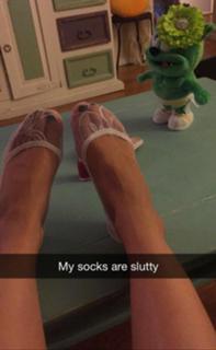 Olga Kay feet photo thumbnail