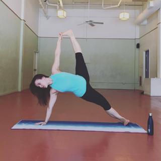 Olga Kay feet photo thumbnail