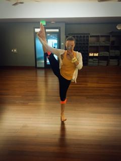 Olga Kay feet photo thumbnail
