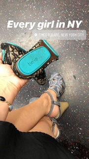 Olga Kay feet photo thumbnail