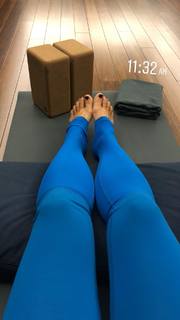 Olga Kay feet photo thumbnail