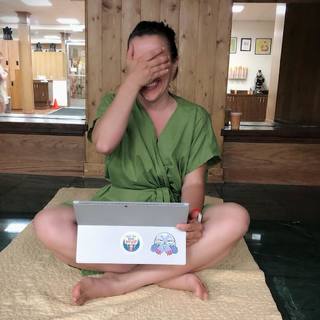 Olga Kay feet photo thumbnail