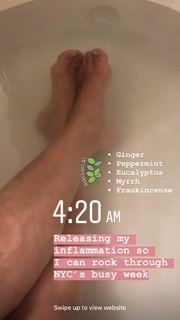 Olga Kay feet photo thumbnail