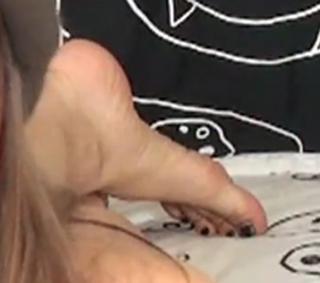Olga Kay feet photo thumbnail