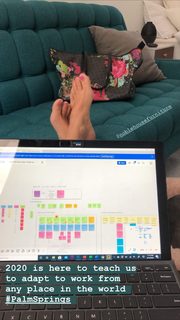 Olga Kay feet photo thumbnail