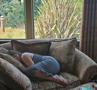 Olga Kay feet photo thumbnail