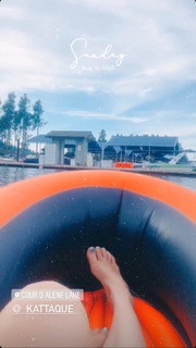 Olga Kay feet photo thumbnail