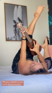 Olga Kay feet photo thumbnail