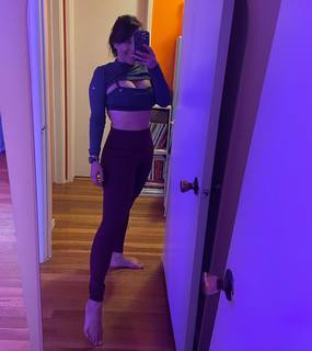 Olga Kay feet photo thumbnail