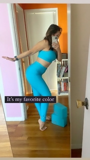 Olga Kay feet photo thumbnail
